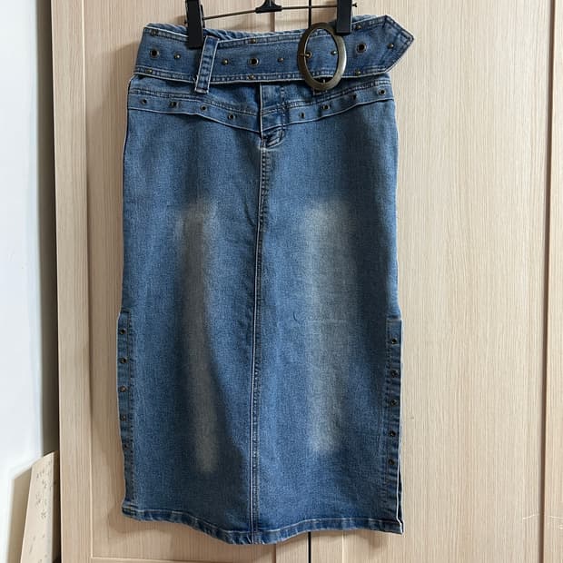 버클 펀칭 빈티지 스커트