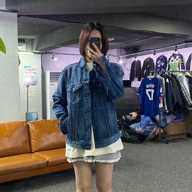리바이스 레드탭 워싱 트러커 데님 자켓 B2859