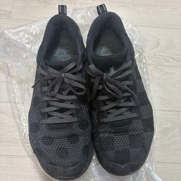 호카오네오네x엔지니어드가먼츠 호카 후파나 250