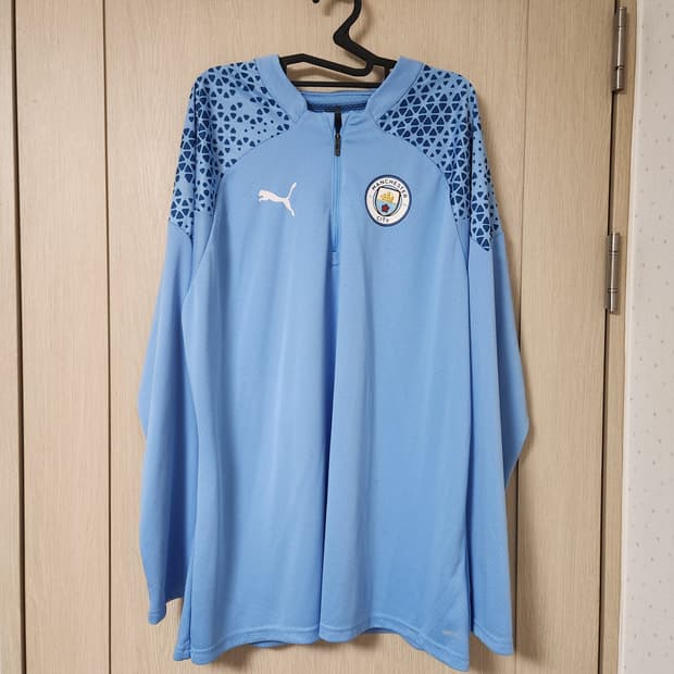 푸마 맨시티 긴팔 트레이닝 탑 하늘색 사이즈XL