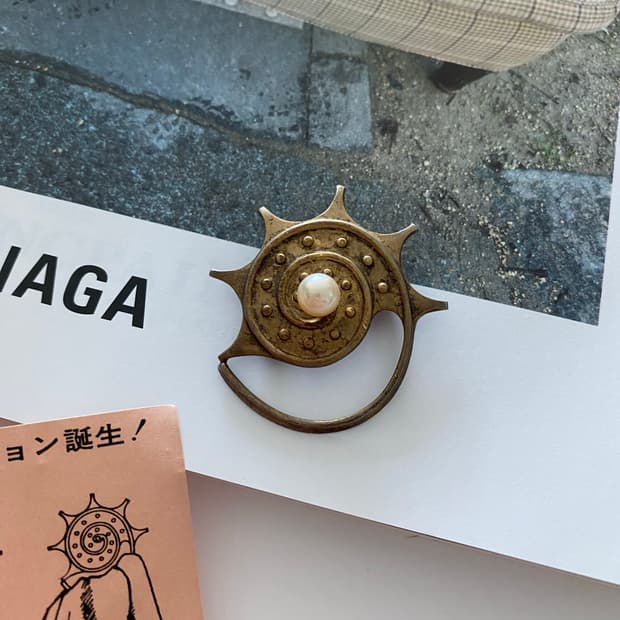 빈티지 진주 장식 스카프링 브론즈 브로치