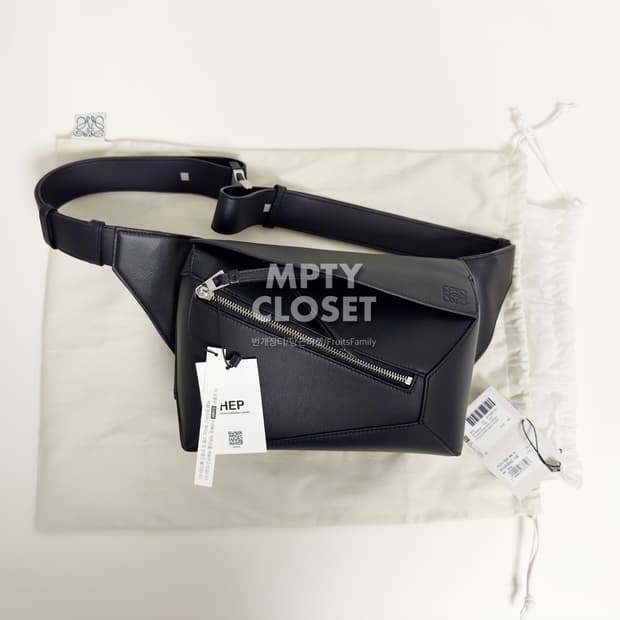 로에베 스몰 퍼즐엣지 벨트백 카프스킨 블랙 B510SEBX02