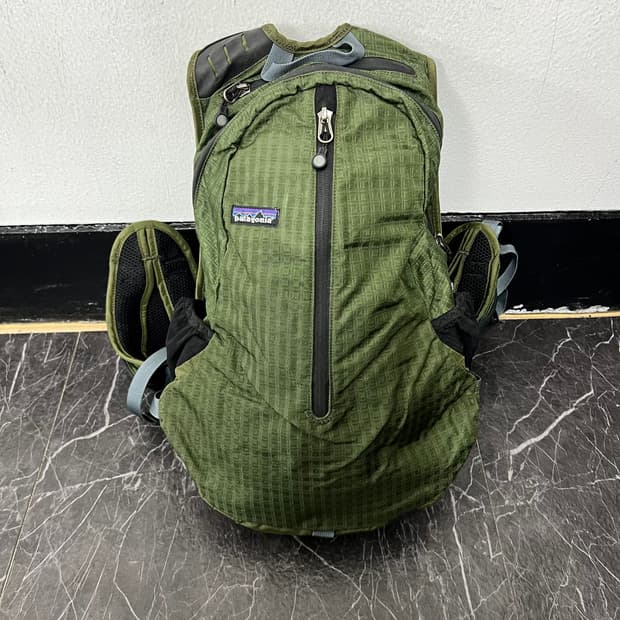 파타고니아 카탈리스트 백 팩 카키