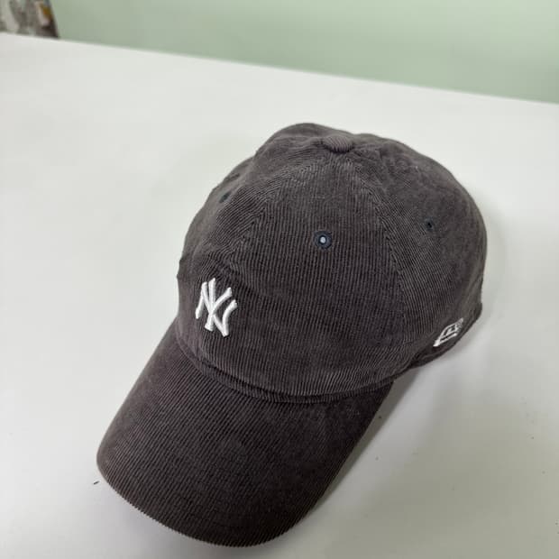 OS 뉴에라 브라운 NY 양키스 코듀로이 볼캡