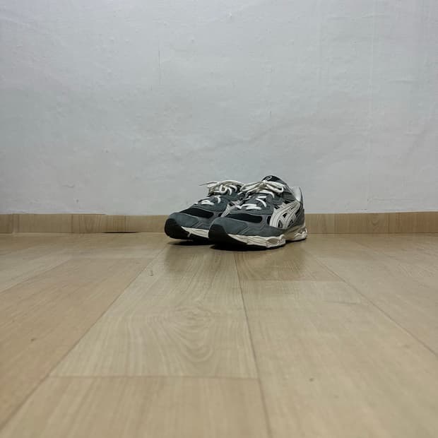 아식스 젤 NYC 그래파이트 그레이