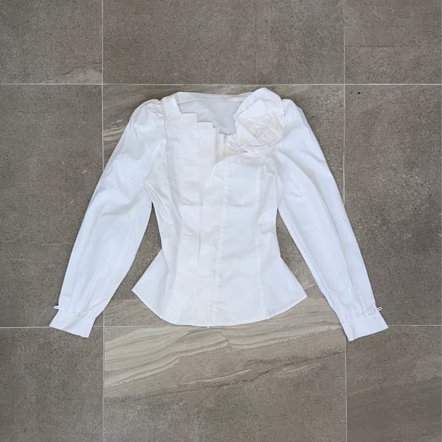 White rose corsage pleated two ways jk