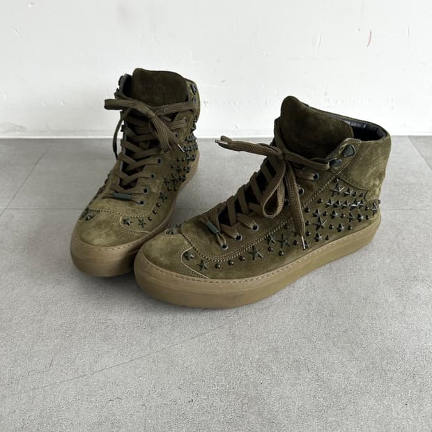 지미추 카키 스타 스터드 레더 하이탑