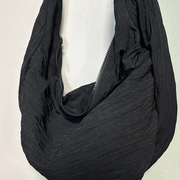 COS 코스 나일론 크로스바디 백 블랙