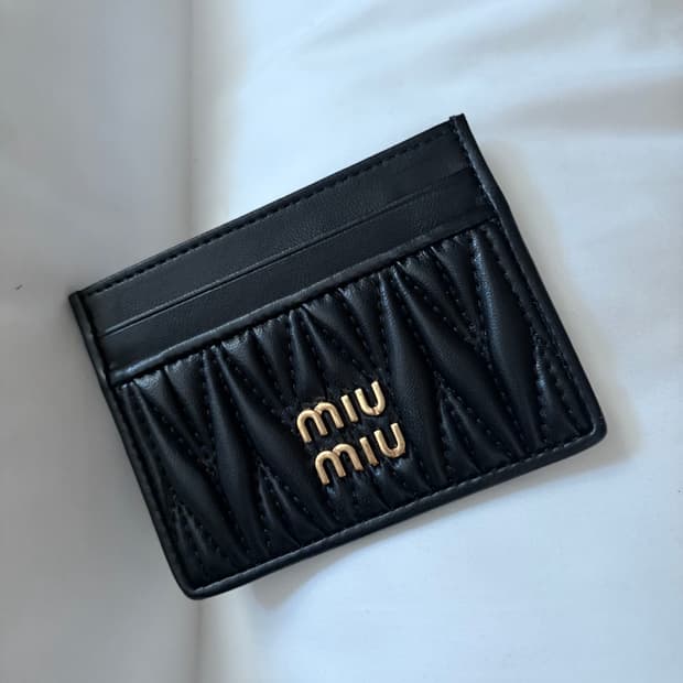 미우미우 카드지갑