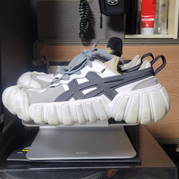 오니츠카 타이거 스니커즈