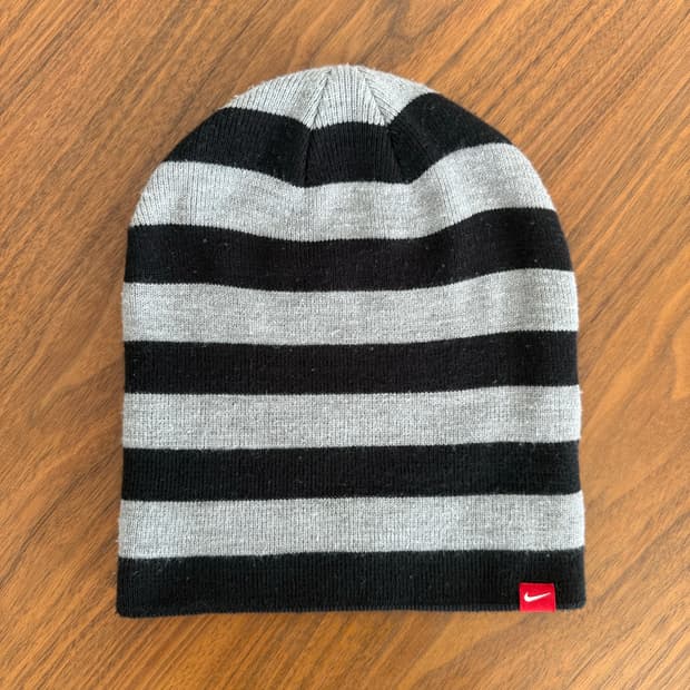 나이키 스트라이프 비니