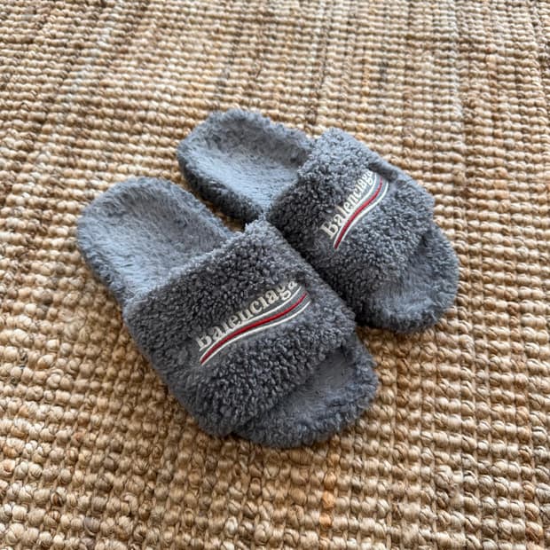 발렌시아가 퍼 슬리퍼 40