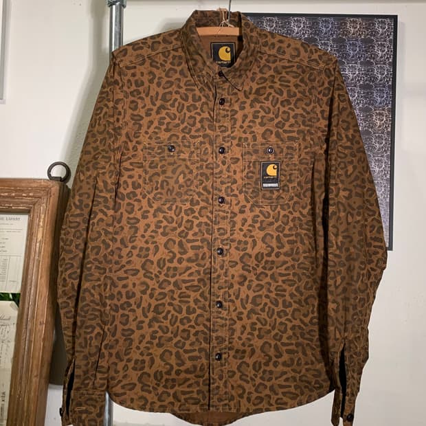 네이버후드 칼하트 레오파드 셔츠
