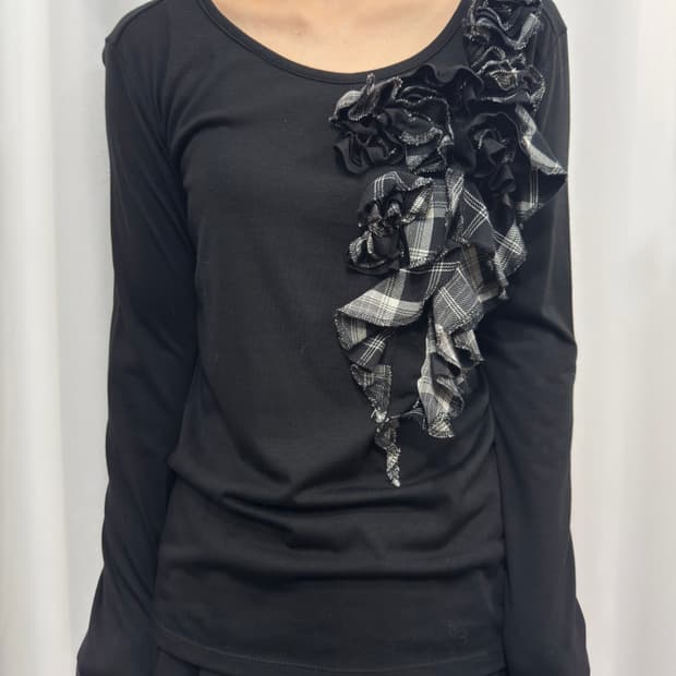 refreshing frill design top