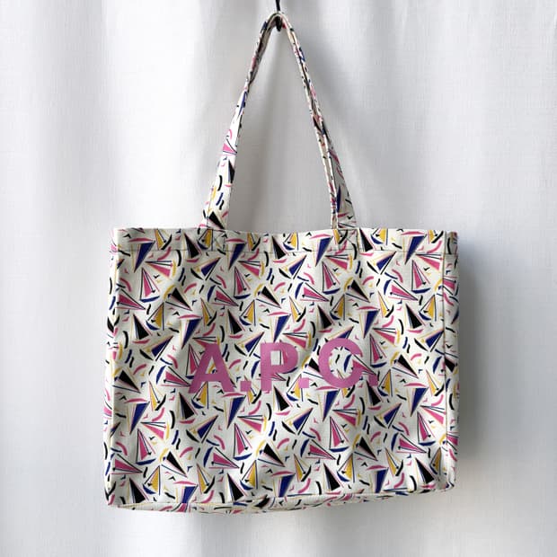 아페쎄 A.P.C. 23SS 루 보트 패턴 토트백 오프화이트 핑크