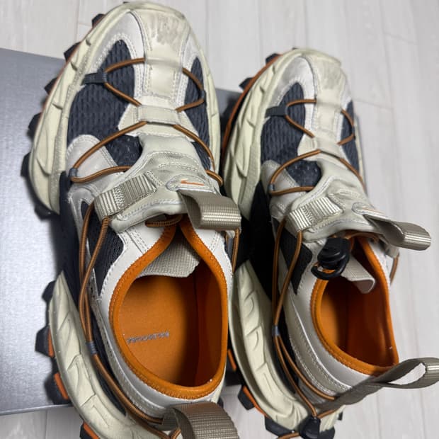 발렌시아가 하이크 hike 43사이즈