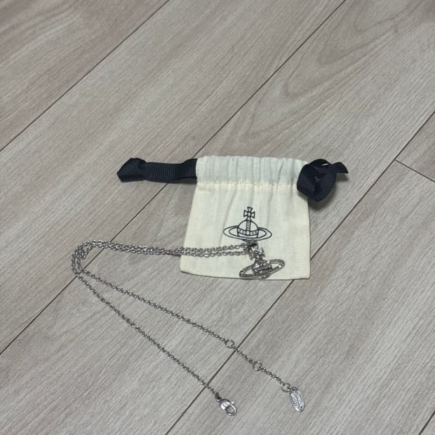 비비안 웨스트우드 큐빅 목걸이