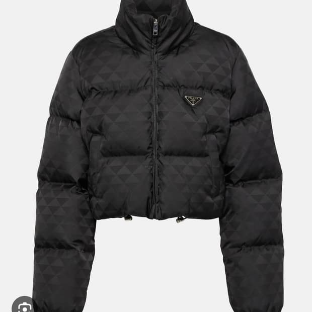 프라다 리나일론 크롭 패딩 숏 다운 자켓 블랙