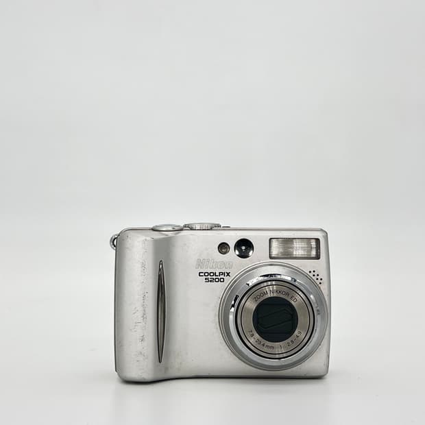 니콘 쿨픽스 Nikon Coolpix 5200 실버