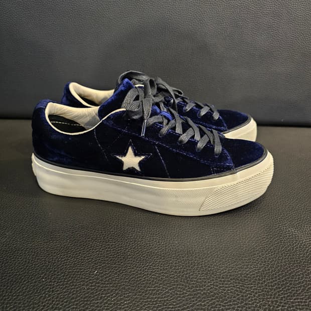 컨버스 원스타 벨벳 블랙 스니커즈