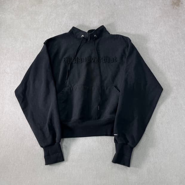 100 디스이즈네버댓 자수로고 카라 맨투맨