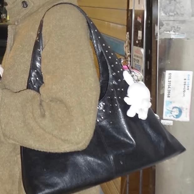 (유튜버 현진님 착용)레이브 스터드 지젤 숄더백 라지