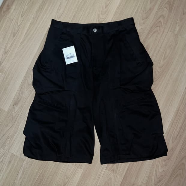 카미엔 고구마 버뮤다 팬츠 블랙