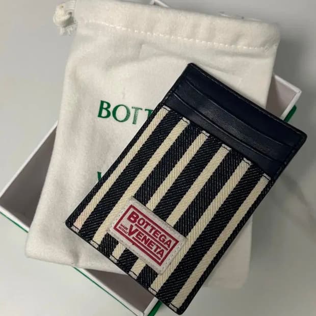 [정품] 보테가베네타 오시코시 데님 인트레치아토 여권 케이스