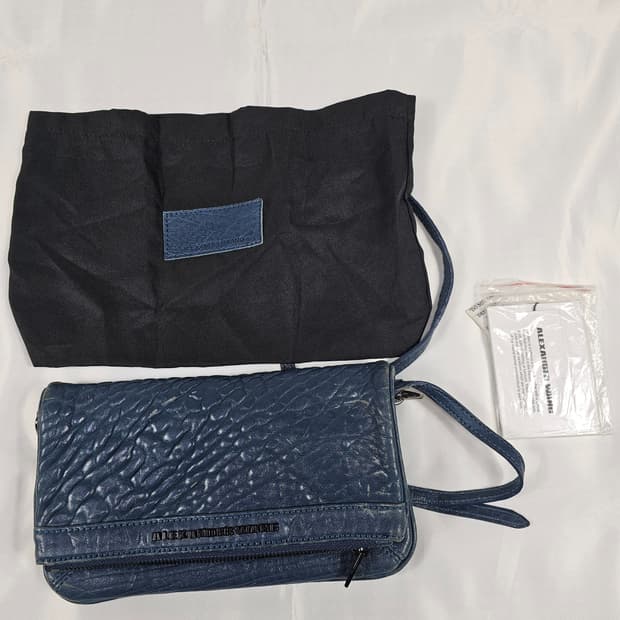 알렉산더왕미니크로스백