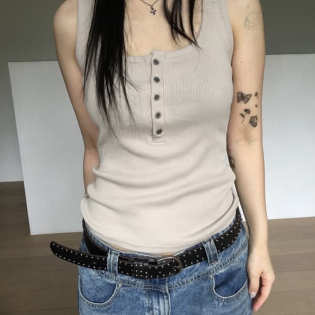 easeas touch button sleeveless 연베이지