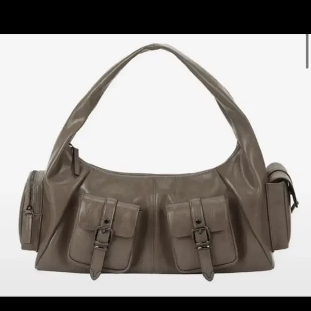 트리밍버드 가방 Tetra-Pocket Hobo Shoulder Bag