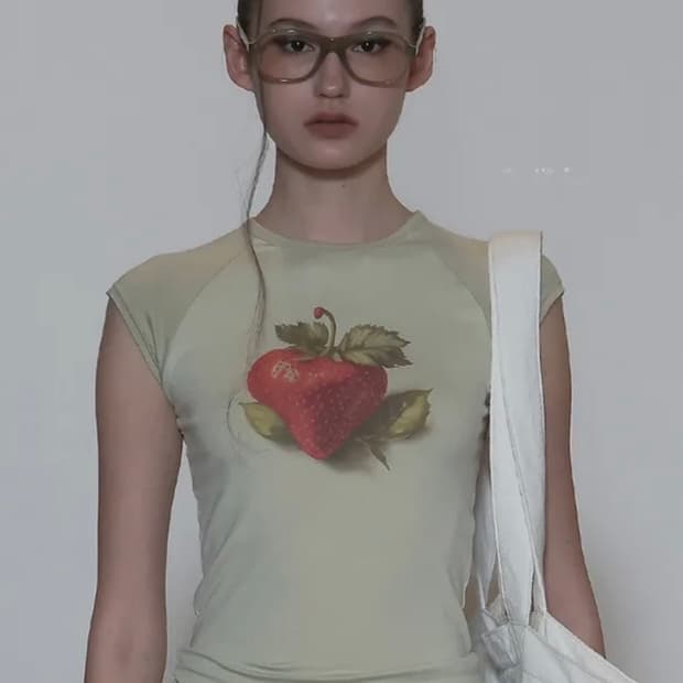 Berry Raglan Tee