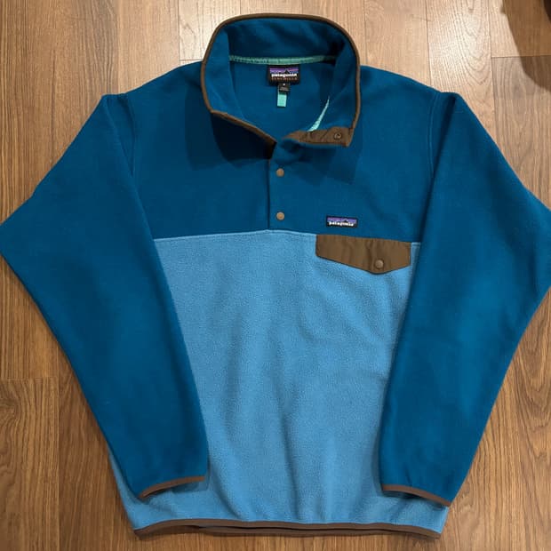 파타고니아 신칠라 언더워터블루 M사이즈 (트래비스 스캇 착용모델)