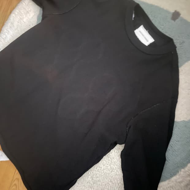 Archaic forme 검은색 롱슬리브