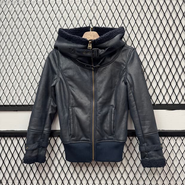 캘빈클라인 진스 레더 무스탕 슬림핏 하이넥 후드 디테일 블랙