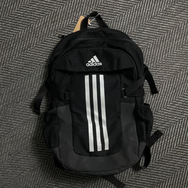 아디다스 삼선 스트라이프 디테일 백팩 블랙o 5052