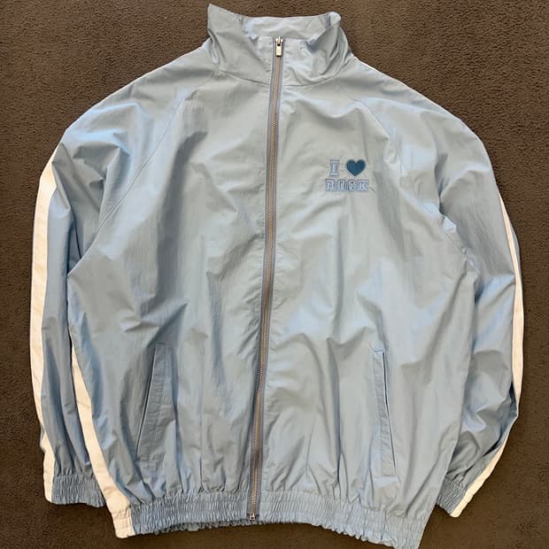 QWER 본투락 바람막이 자켓 처분 새상품 