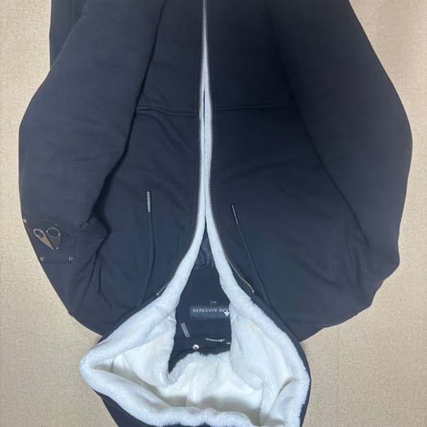 무스너클 버니스웨터 M