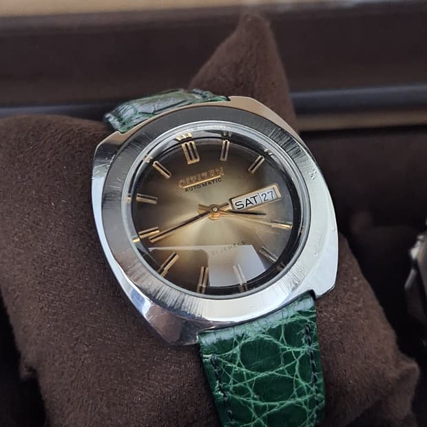 시티즌 70s 빈티지 오토매틱 스퀘어드 시계 판매합니다