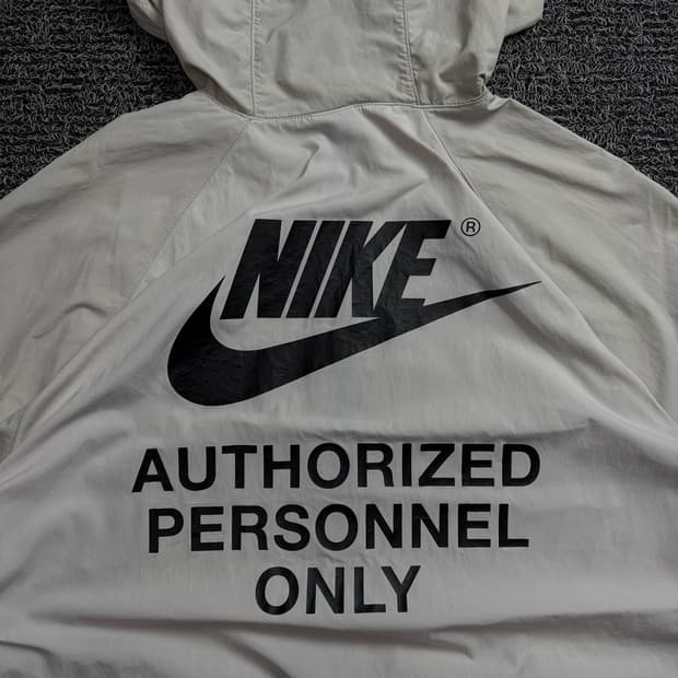 나이키 신형 퓨추라 빅로고 우븐 풀오버 아노락 1834