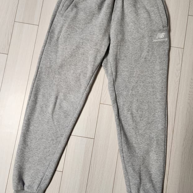 뉴발란스 기모 여성 트레이닝 조거 팬츠 사이즈70(xs)

전체적으로 사