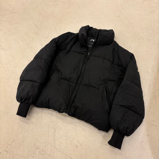 자라 블랙 숏 패딩