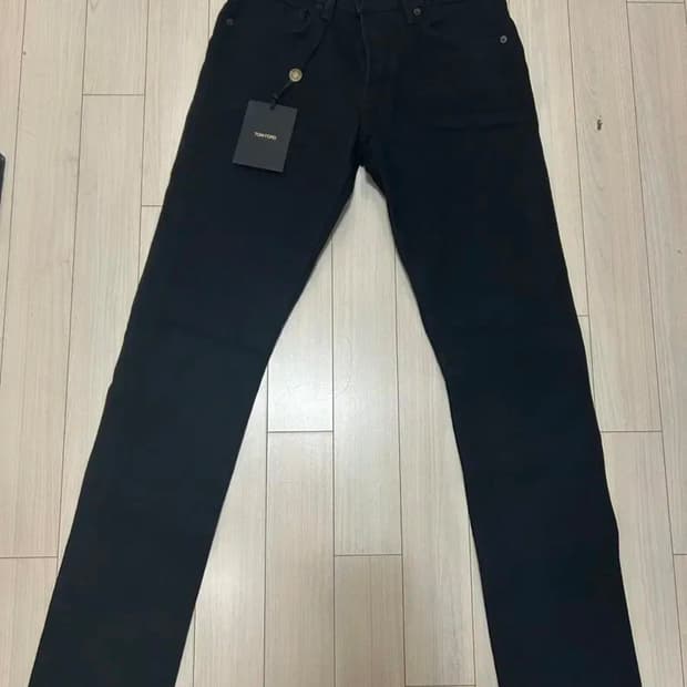 (새상품)톰포드 슬림 스트레이트 블랙진 데님 31사이즈