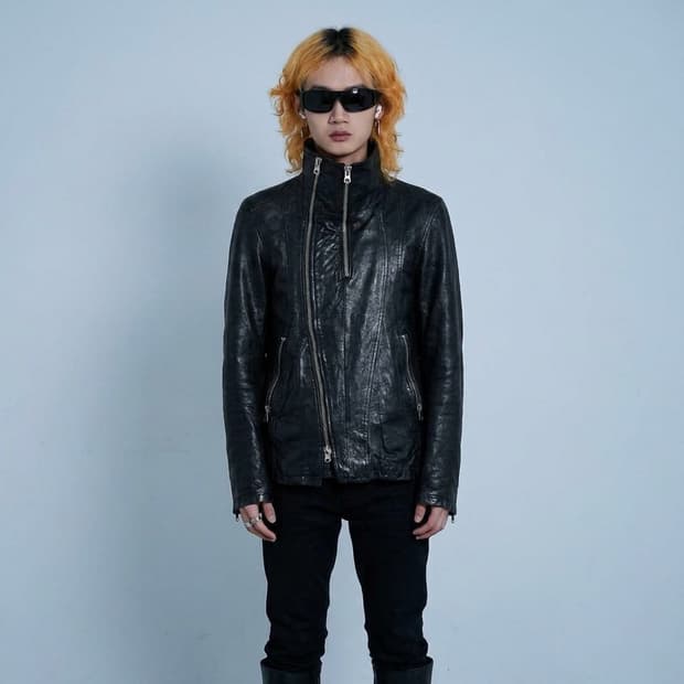 Takeshy Kurosawa 비대칭 더블집업 하이넥 레더 자켓