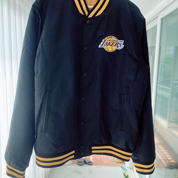 뉴에라 사틴 레이커스 자켓 (새상품)