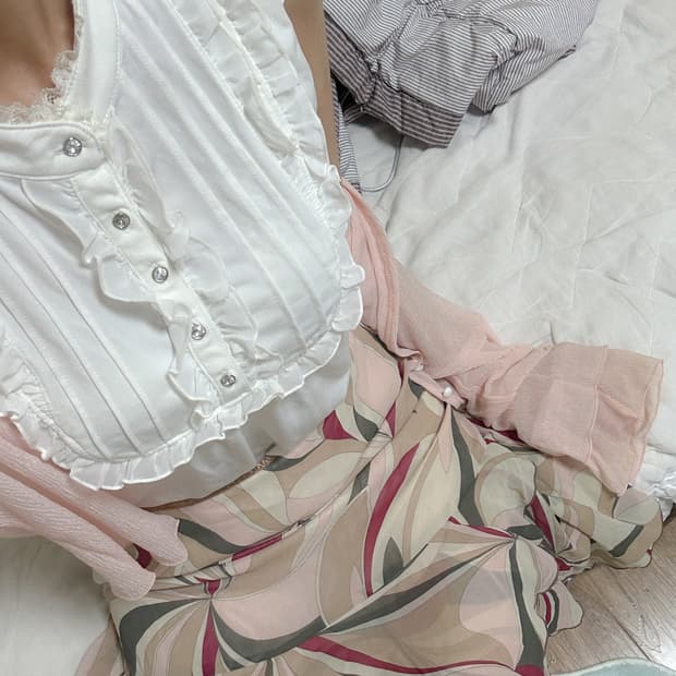 빈티지 러플 보석 화이트 블라우스 달천깔 히메갸루 로걀 라떼 긱시크 고딕