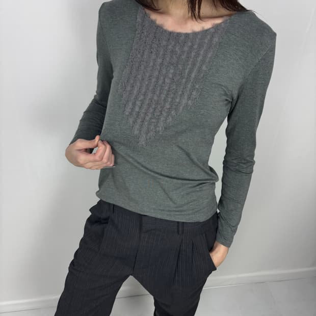 FUZZY LACE DETAIL TOP