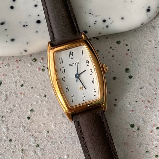 Seiko 세이코 노이에 쿼츠 골드