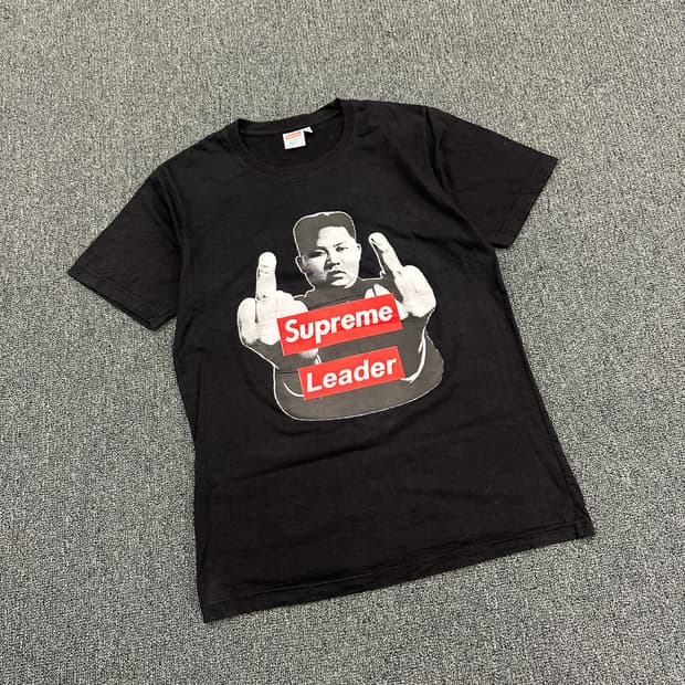 M) Supreme Leader 김정은 프린팅 블랙 반팔티