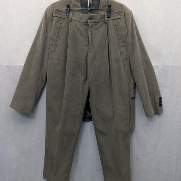 커스텀멜로우 카키색 코듀로이 정장 셋업